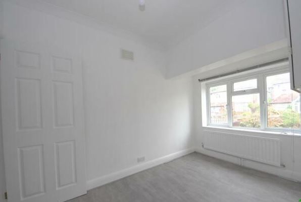 Detached house to rent in The Glebe, Worcester Park