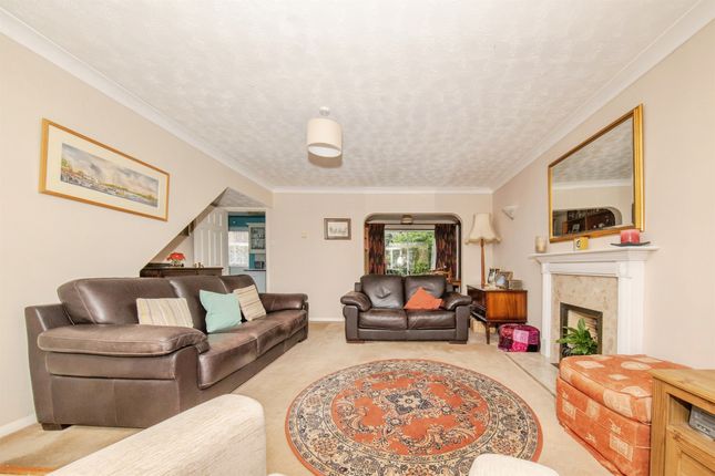 15, Whitethorn Road, Ipswich photo 4