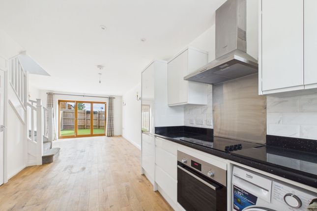 4a Watling Street East, Towcester photo 4