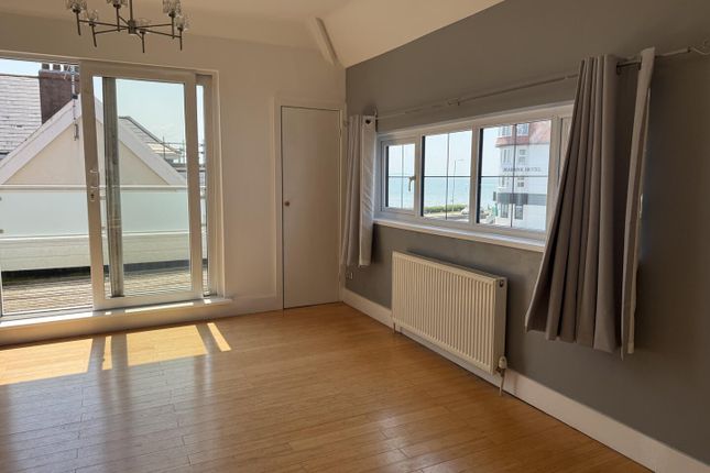 Flat 3, 1, Picton Avenue, Porthcawl photo 3