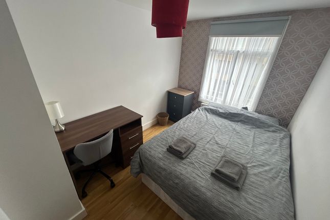 174a, Vauxhall Bridge Road, London photo 4