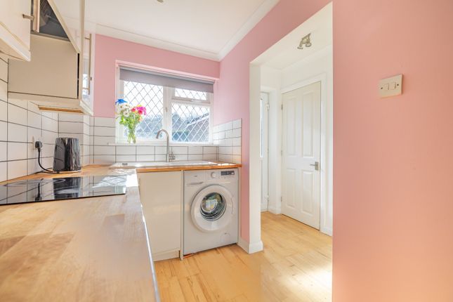 16, Berkeley Close, Faversham photo 3