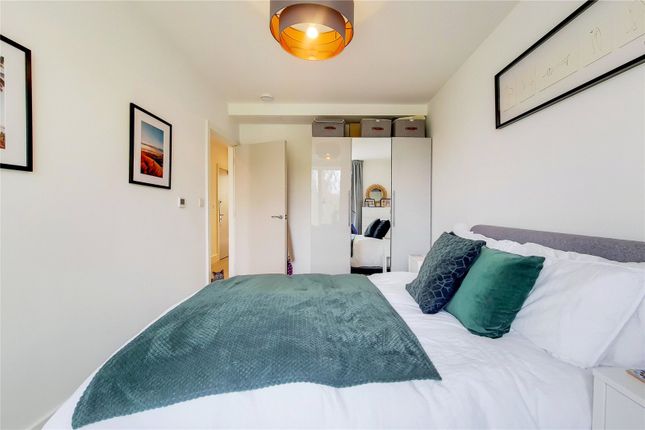 Flat to rent in West Hill, West Hill