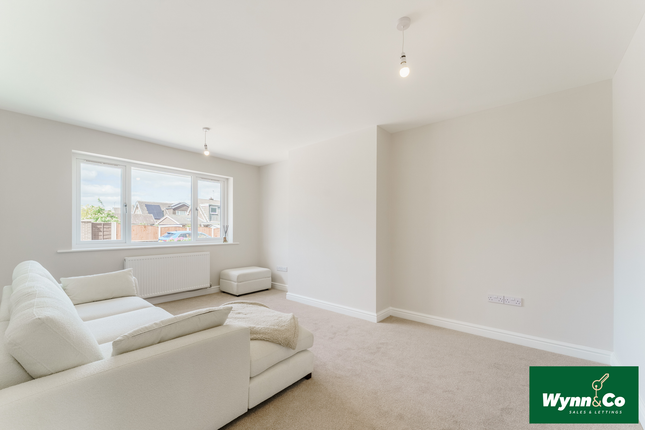 4, Elmwood Garth, Wakefield photo 5
