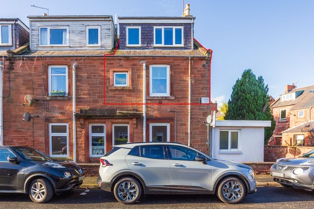 2-bed flat on Woodside Terrace, Dumfries, £90,000