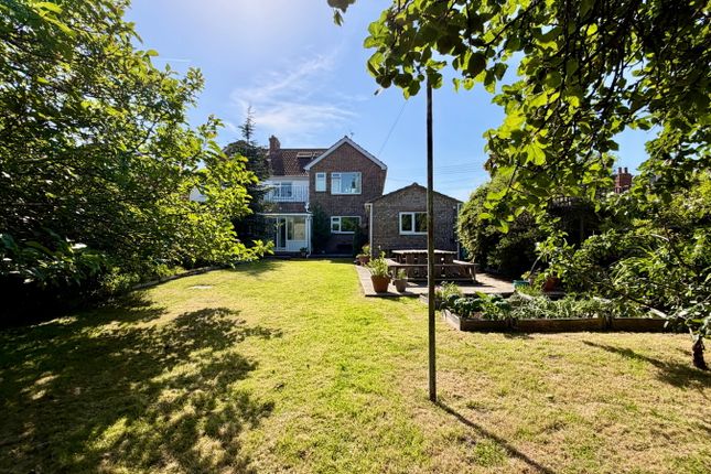 34, Barton Road, Burnham-on-sea photo 2