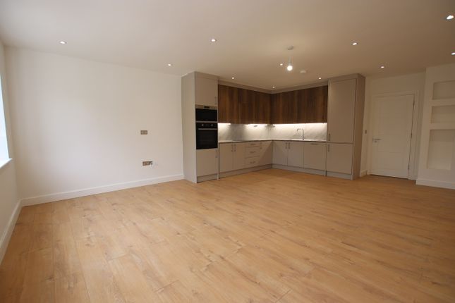 Thumbnail Flat to rent in Purley Rise, Purley