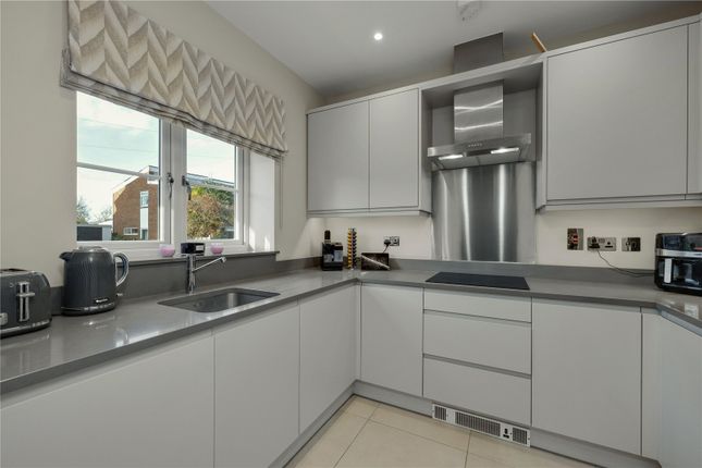 2, Old Halliford Place, Surrey photo 4