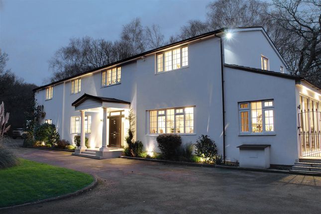 Detached house for sale in Dixons Hill Close, Brookmans Park, Hatfield