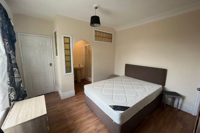 Room 5, 77, Ladysmith Road, Grimsby photo 3