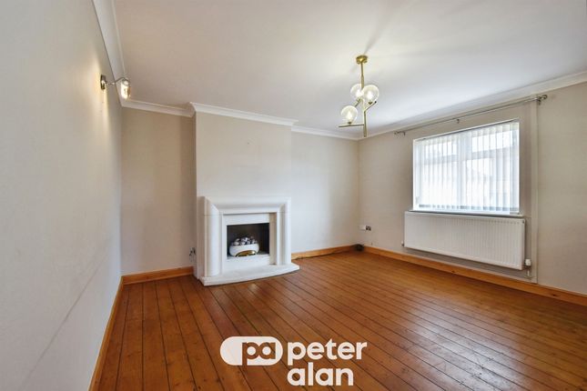25, Bryntaf, Merthyr Tydfil photo 4