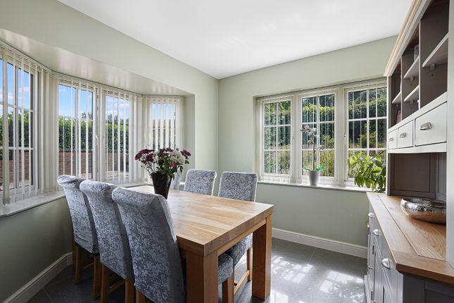 19 Woods Edge, Rainham, Kent photo 5