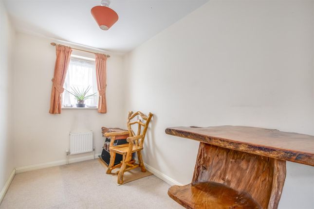 Flat 2, Baxter House, Kitchener Road, Hp11 2Sa-3.J