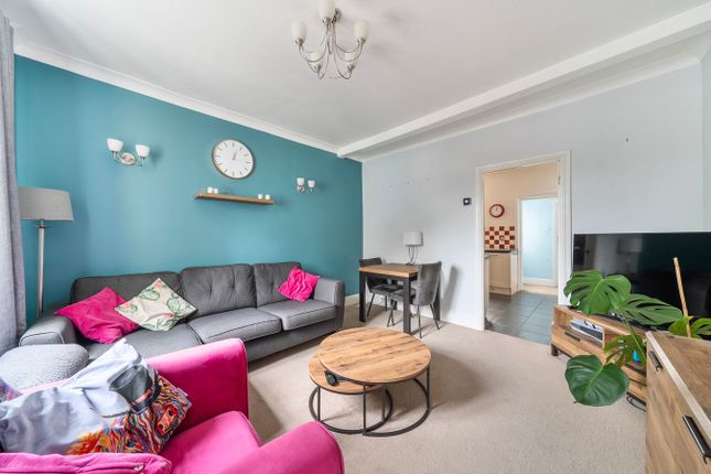 59, Clifton Road, Henlow photo 4