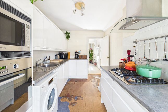 Flat D, 82, Croxted Road, London photo 5