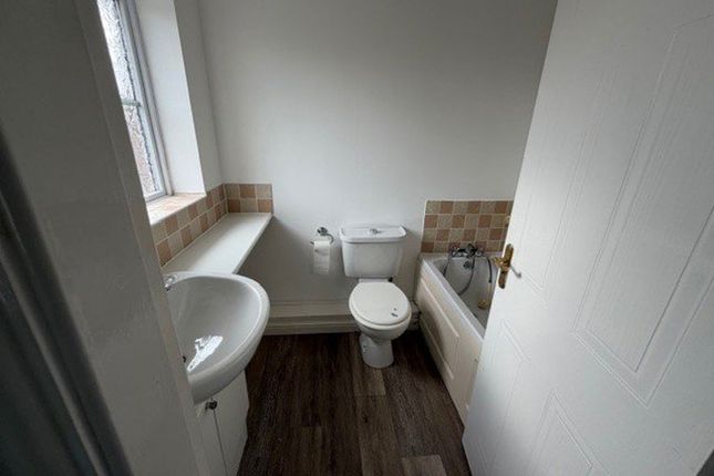 2, Daisy Close, Corby photo 5