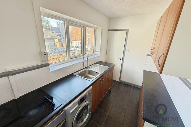 33, Furlong Road, Staffordshire photo 4