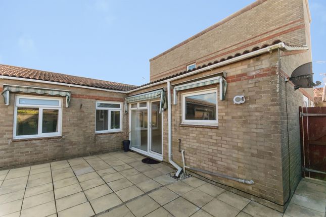 40, Gardner Close, Eastbourne photo 2