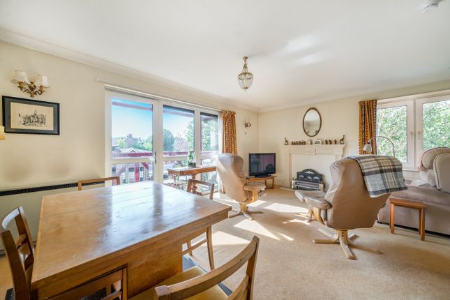 46 Mount Place,, The Mount, Surrey photo 2