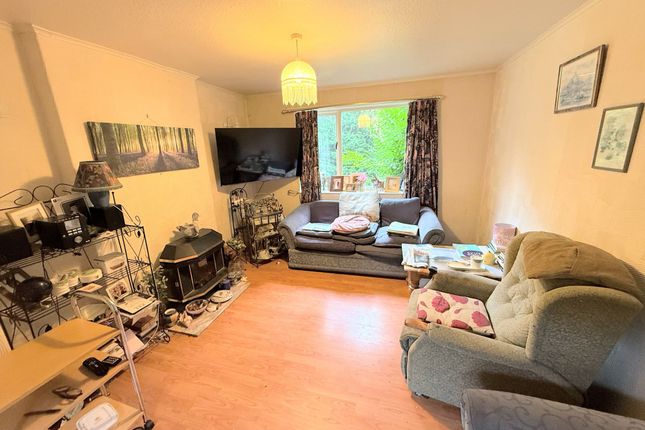 9 Grove Crescent, Halifax photo 3