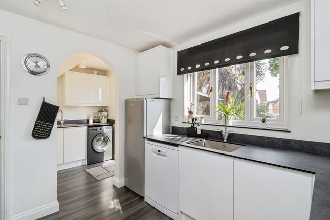5, Moor Park Road, Newton Abbot photo 4