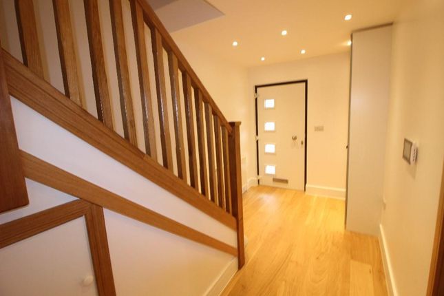 103, Brinkley Road, Worcester Park photo 2