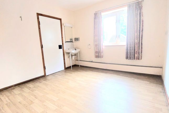 Shared accommodation to rent in North Road, Telford