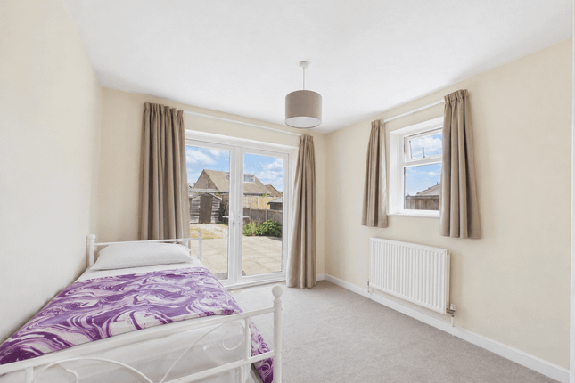 22, Sleigh Road, Sturry, Canterbury photo 5