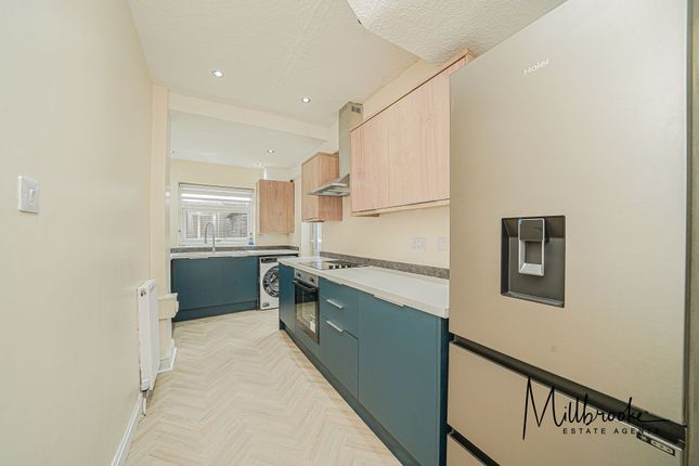 50 Gore Avenue, Salford photo 4