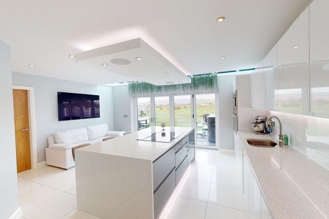 19 Pennine View, Bolton photo 3
