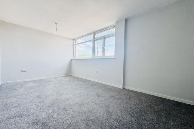 Flat 1A, Manor Flats, High Street, Sedgley photo 5