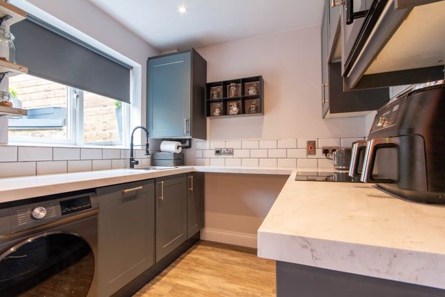 18, New Stead Rise, Keighley photo 4
