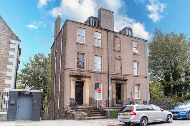 42B Roseangle, Dundee photo 3
