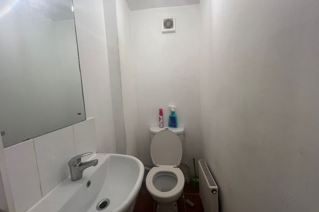 Room to rent in All Bills Included Bedsit, Finsbury Park