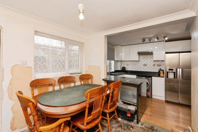 3, Wordsworth Close, Hampshire photo 3