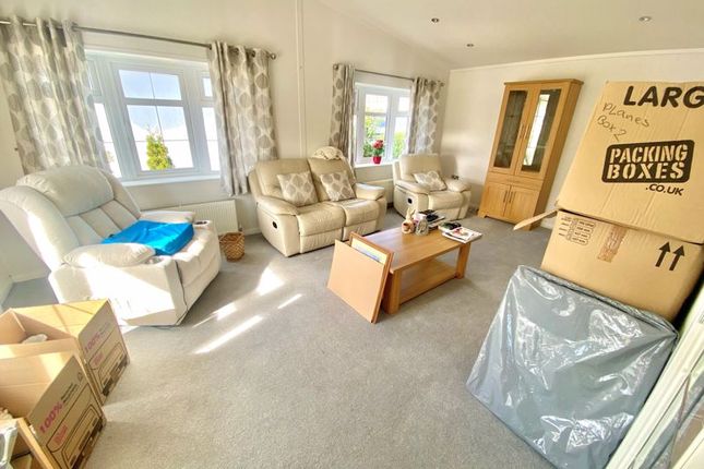 20, Wickham Court, Fareham photo 2