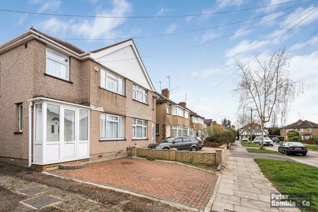 56, Chatsworth Gardens, Harrow photo 2