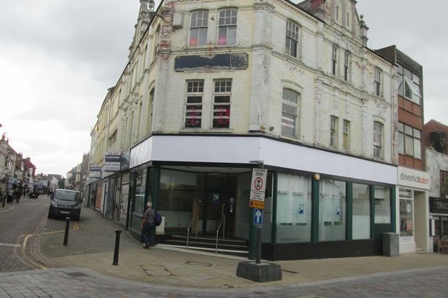 Retail premises to let in Skinnergate, Darlington