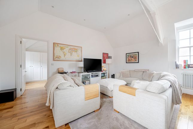 Flat 6, Queen Alexandra House, 2, Bluecoats Avenue, Hertford photo 4
