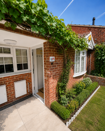 14 Ashley Court, Woking photo 2