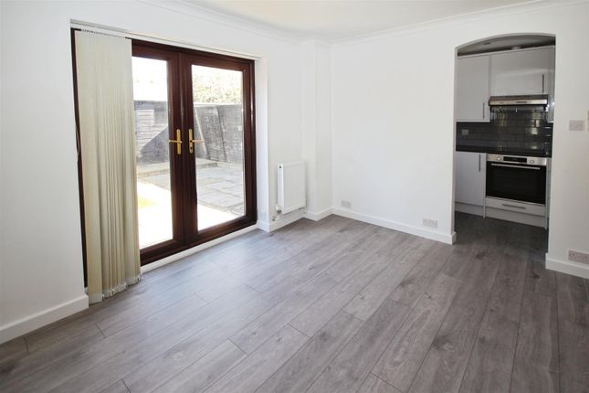9, Bolwell Close, Twyford photo 3