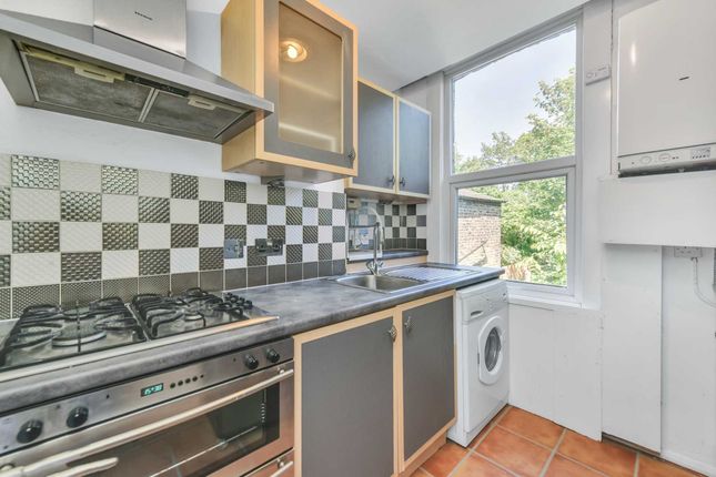 Flat to rent in Grove Hill Road, Denmark Hill, London
