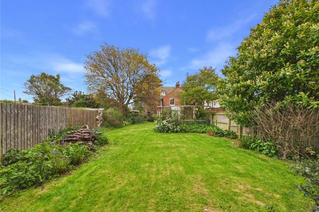 27, The Avenue, Felixstowe photo 3