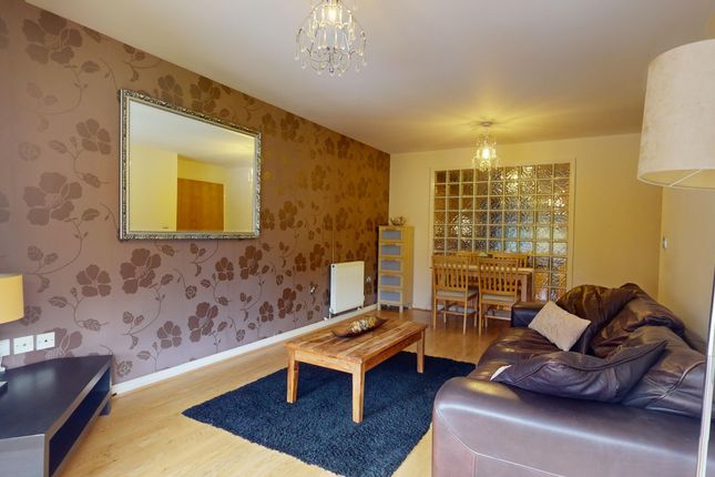 Thumbnail Flat for sale in Carisbrooke Road, Leeds