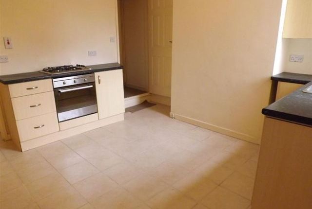 8, Sutton-in-Ashfield photo 3