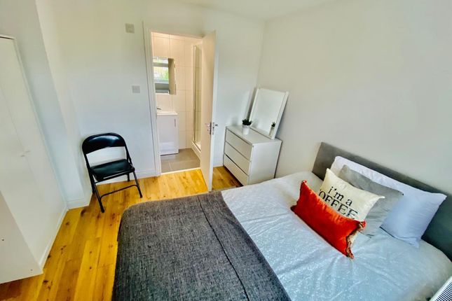 Thumbnail Room to rent in Ilex Road, London