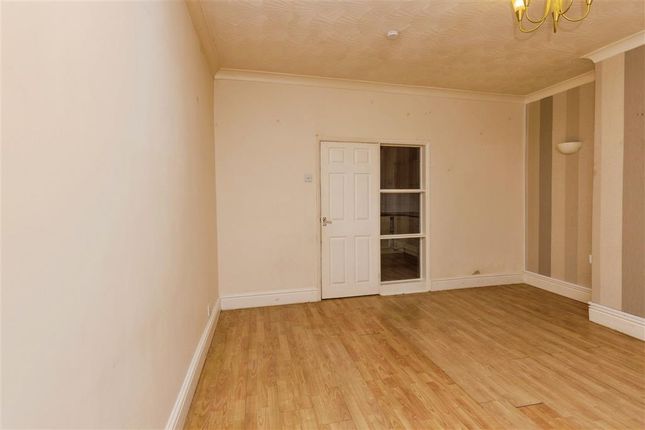 9, Pontefract Terrace, PONTEFRACT photo 3