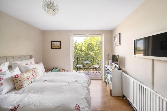 256, Brompton Park Crescent, London photo 4
