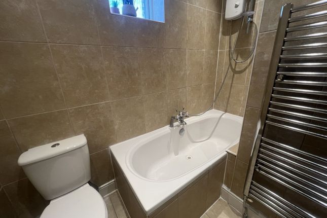 179, Laleham Road, Staines photo 4