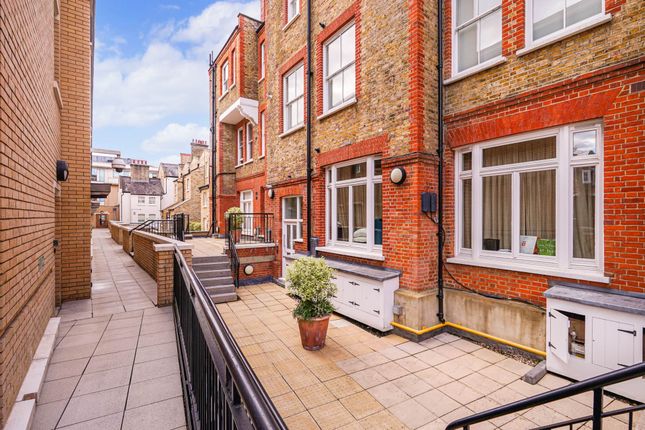 Flat to rent in Duke Of York Square, Chelsea
